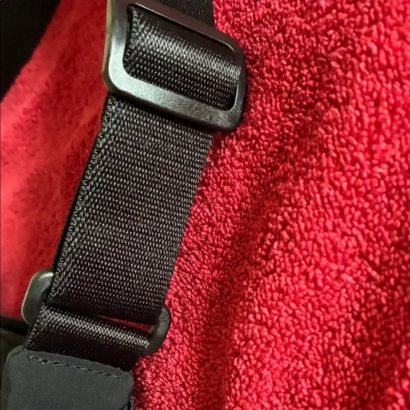 Uniqlo Small Black Crossbody Bag - Picture 3 of 9